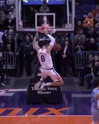  贝恩三分箭如雨下，灰熊射落太阳豪取四连胜佳绩